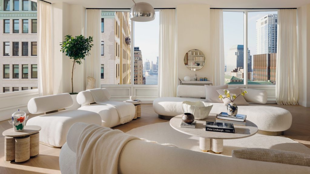 Minimalism Meets Luxury:  How to Achieve a Clean Yet Opulent Look