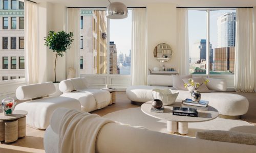 Minimalism Meets Luxury:  How to Achieve a Clean Yet Opulent Look